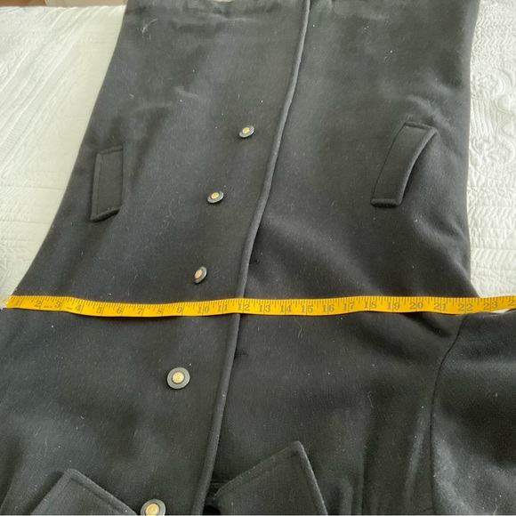 WOMEN VINTAGE BLACK TRENCH COAT, WOOL, SIZE: 16 BUT CHECK MEASUREMENTS FOR FIT. - Picture 8 of 11